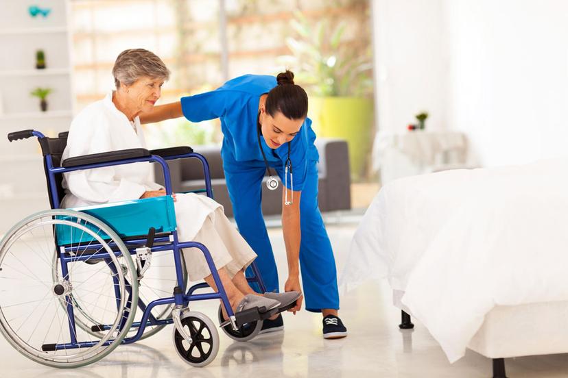 Hip Fracture in the Elderly: A Comprehensive Guide to Causes, Impact, Recovery, and Modern Elderly Care Solutions